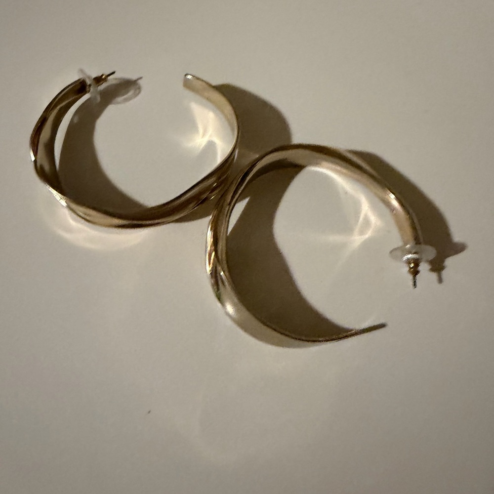 Stella & Dot Twisted Gold Hoop Earrings